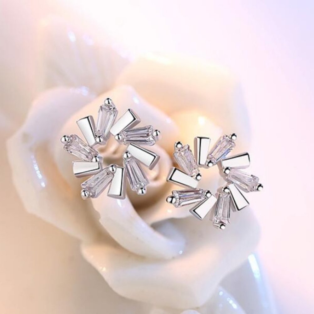 NEW 925 Sterling Silver Diamond Flower Earrings